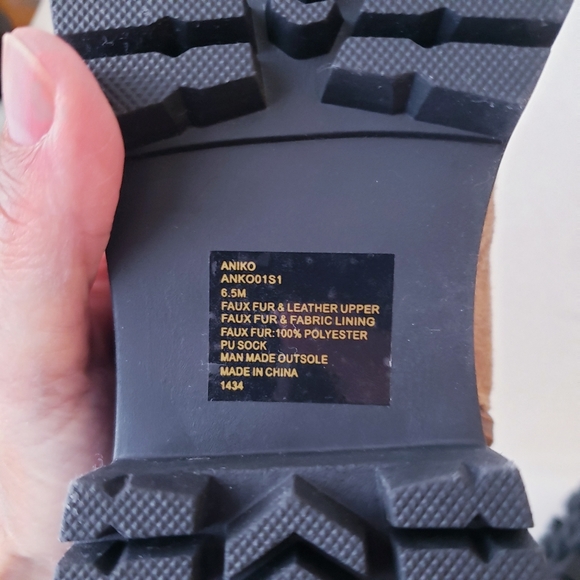 Steve Madden Aniko Lugg Sole Boots - Picture 8 of 11